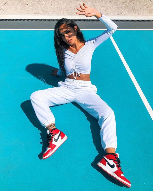 on the account Instagram of @maileakln