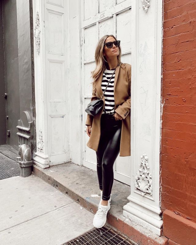 The striped sweater black and white worn by Maria to the account Instagram of @mariapombo