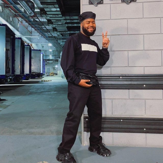 El trueno cloubust prada de Khalid (negro) en la cuenta de Instagram de @thegr8khalid