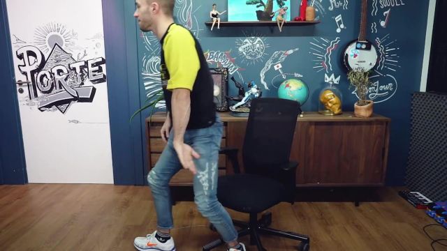 Les chaussettes Adidas Originals de Squeezie dans la vidéo YouTube Il est temps d'assumer mes bêtises...