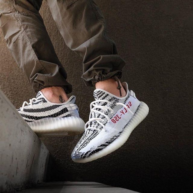 adidas kanye west zebra