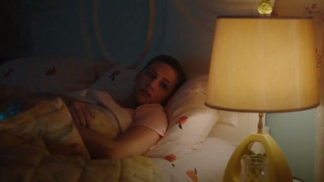 White Allover Peaches Sheet Set used by Betty Cooper (Lili Reinhart) in Riverdale Season 4 Episode 9