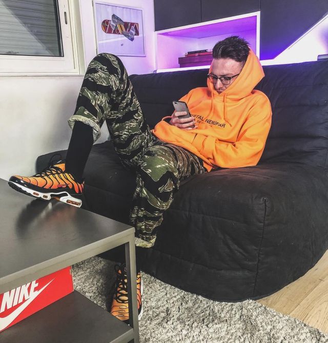 air max plus tiger 2020