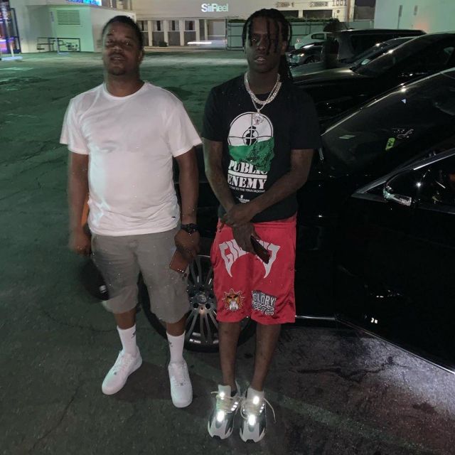 Yeezy 700 (Wave Runner) del Jefe Keef en la cuenta de Instagram de @chieffkeeffsossa