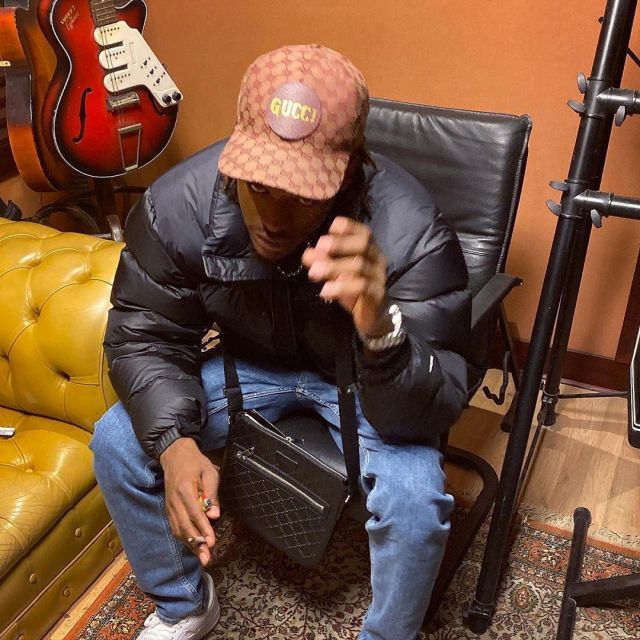The shoulder bag of Gucci on the account Instagram of @didditrix