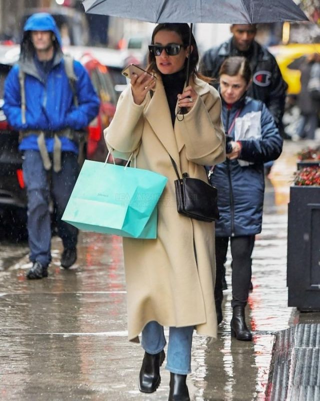 Celine Black Sun­glass­es in Ac­etate with Po­lar­ized Lens­es worn by Lea Michele New York City December 9, 2019