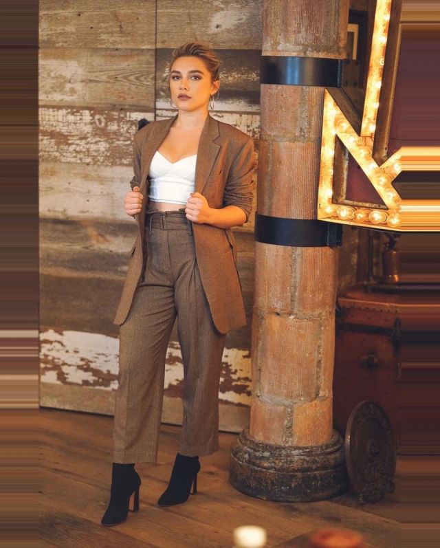 Florence Pugh Top >> The Frankie Shop Wine Houndstooth Belted Woolen Blazer Worn Florence Pugh Top >> The Frankie Shop Wine Houndstooth Belted Woolen Blazer Worn