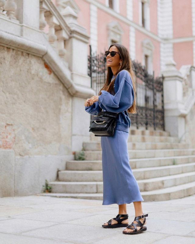 Dusty Blue Bar Silk Skirt of María Fernández-Rubíes on the Instagram account @mariafrubies