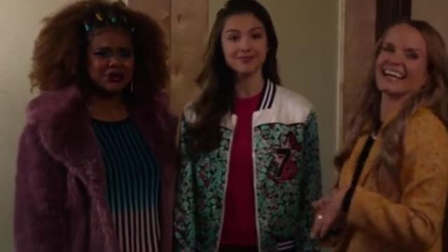 Unreal fur Madam Butterfly Faux Fur Jacket usada por Kourtney (Dara Renee) en High School Musical: The Musical: The Series Temporada 1 Episodio 5