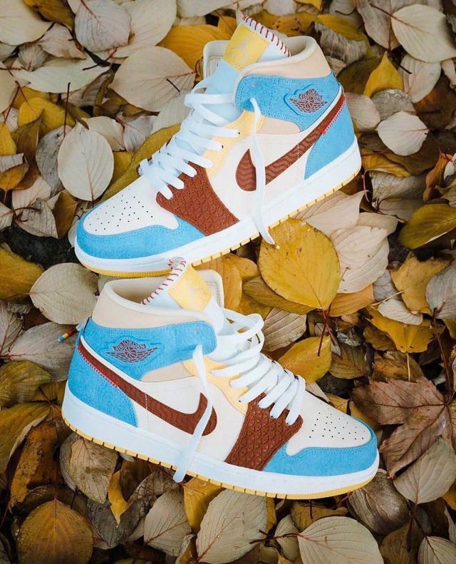 AIR JORDAN 1 mid house castle red program fearless on the account Instagram of @viewsfrance