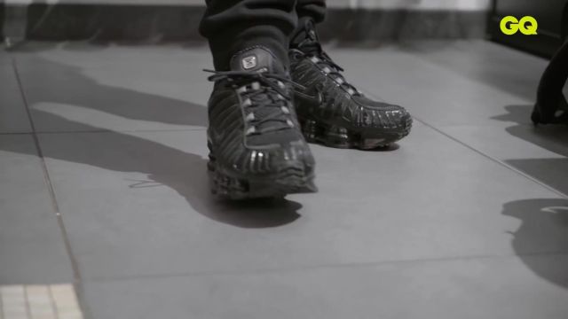 Shox TL black de Malik Bentalha dans Malik Bentalha dévoile ses 6 sneakers préférées : Air Force 1, Air Max ... | Sneak Peek | GQ