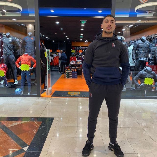 Pantalon en tissu Fleece Paris Saint-Germain sur le compte Instagram de @maes_packm