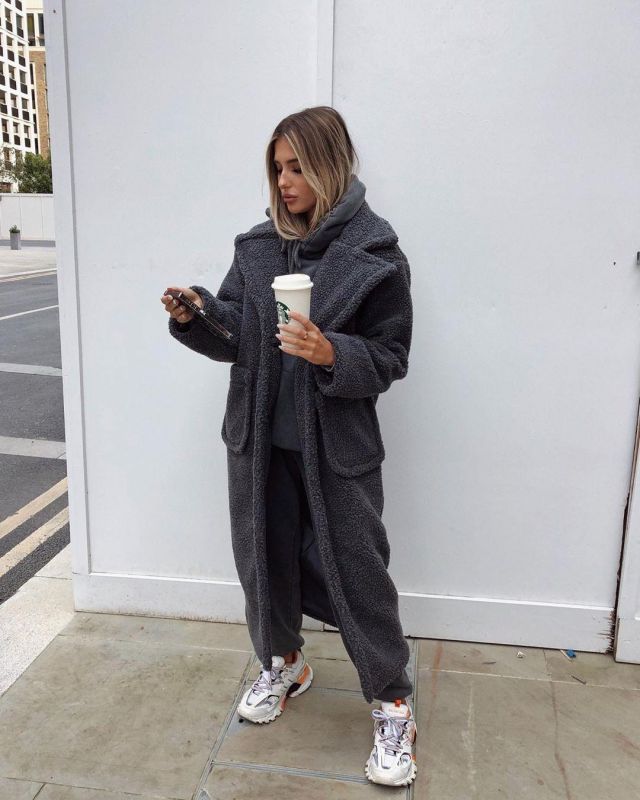 Train­ers Shoes of Tia Lineker on the Instagram account @tialineker