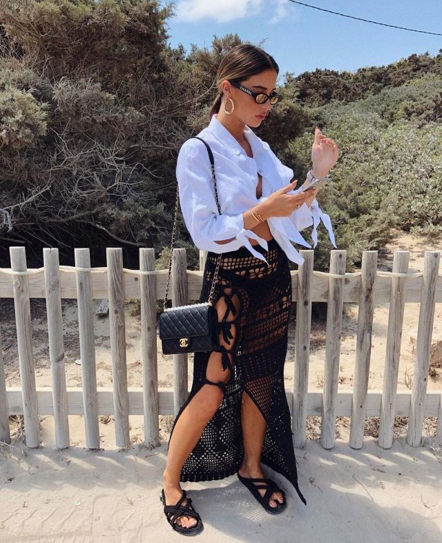 Black Shoes of Tia Lineker on the Instagram account @tialineker