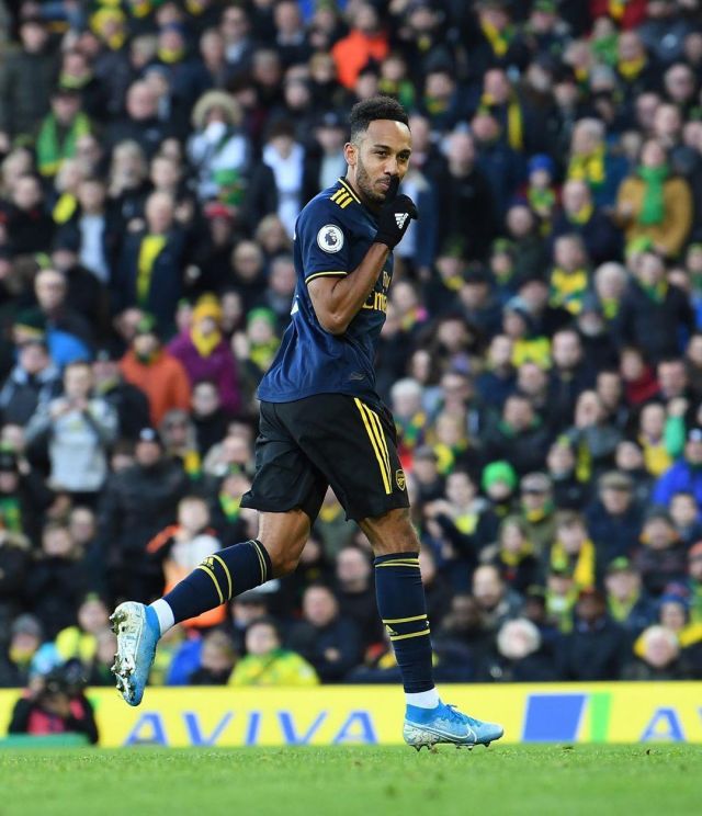 The spikes of Pierre-Emerick Aubameyang on the account Instagram of @aubameyang97