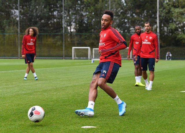 The spikes of Pierre-Emerick Aubameyang on the account Instagram of @aubameyang97