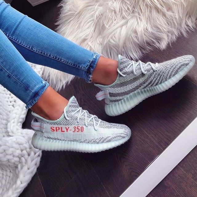 Adidas Yeezy Boost 350 V2 Blue Tint sur le compte Instagram de @quezappas