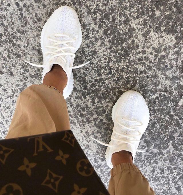 Adidas Yeezy Boost 350 V2 Cream/Triple White sur le compte Instagram de @quezappas
