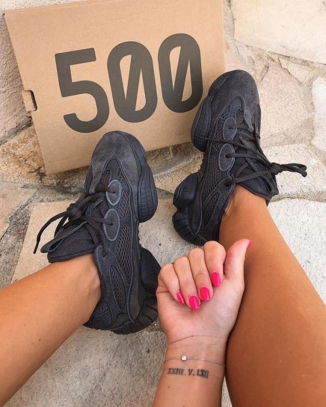 Adidas Yeezy 500 Utility Black sur le compte Instagram de @quezappas