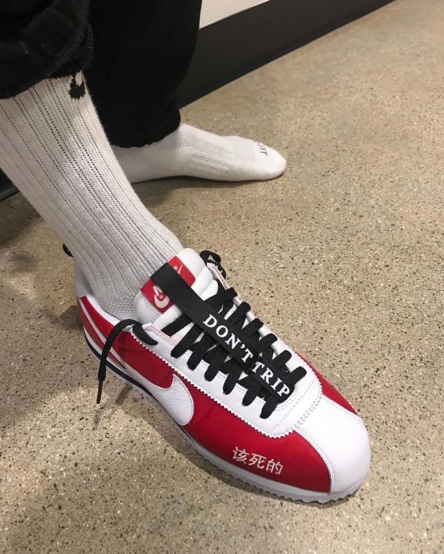 Sneakers nike don't trip the red, white, and black worn by Kendrick Lamar on the account Instagram of @kendricklamar