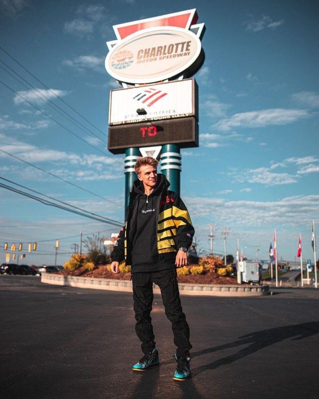 The jogging pants stone island of Giancarlo Purch account on the Instagram of @giancarlopurch