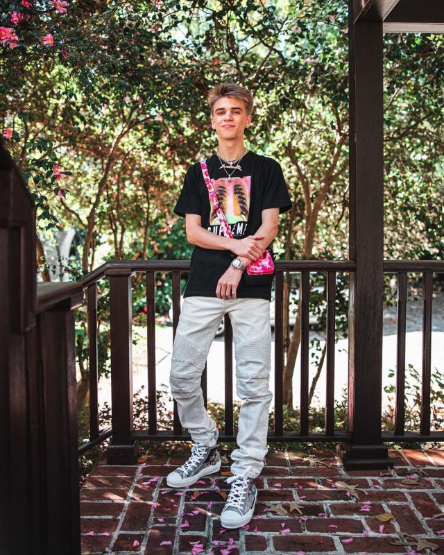 The bag is pink Bape Giancarlo Purch account on the Instagram of @giancarlopurch