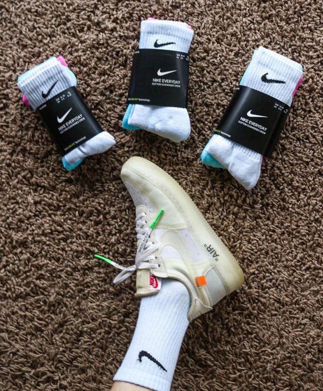 owaishsb nike socks