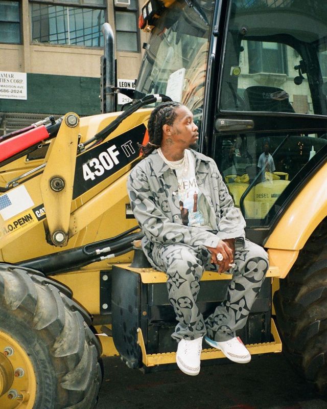 Jordan 3 Retro Hall of Fame of Offset account on the Instagram of @offsetyrn