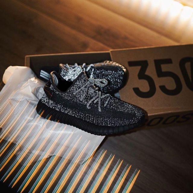 yeezy boost noir reflective