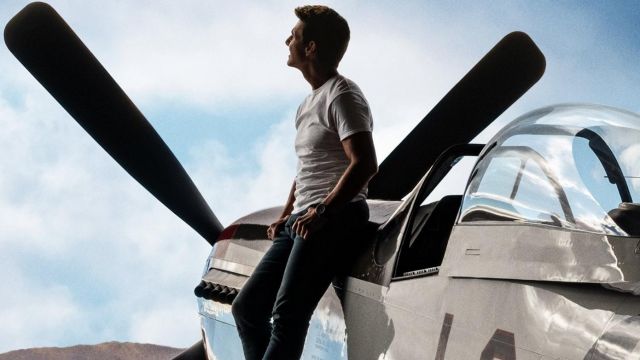 Blanc T-Shirt porté par Maverick (Tom Cruise) dans Top Gun: Maverick