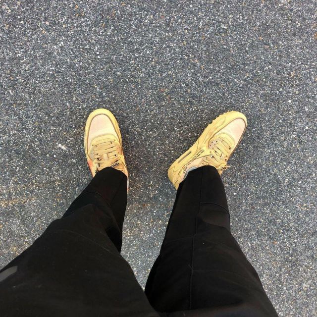 off white air max 90 yellowing