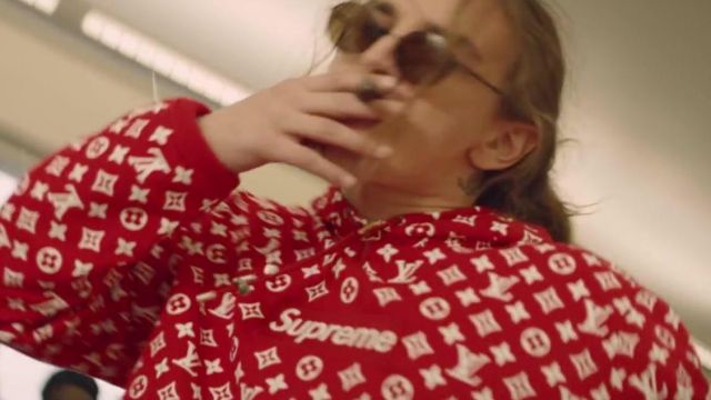 stamme fuldstændig let Supreme x Louis Vuitton Box Logo Hooded Sweatshirt Red worn by Yung Pinch  in Yung Pinch – Wouldn't Be Nothing (Official Video) (Dir. by  @NicholasJandora) | Spotern