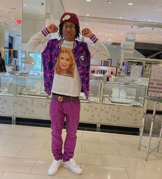 La veste type collège bape singe blanche et violet camo portée par Lil Tecca sur le compte Instagram de @liltecca