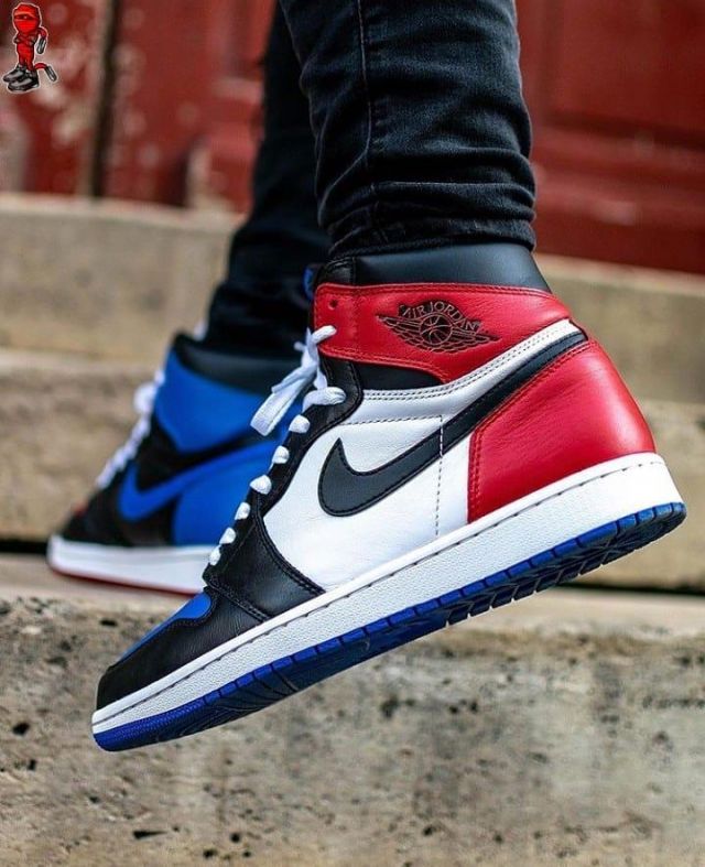 Jordan 1 Retro Top 3 account on the Instagram of @laced_differently