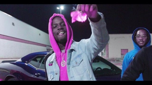 Hoodie fuchsia pink of WillThaRapper on the account Instagram of @willtharapper
