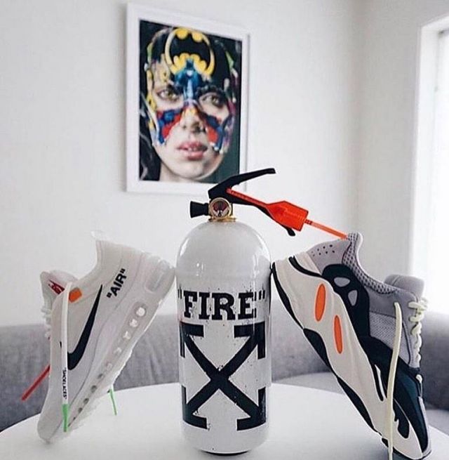Air Max 97 white broken on the account Instagram of @minicrep