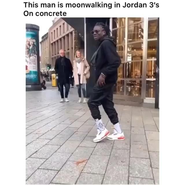 Jordan 3 Retro International Flight on the account Instagram of @minicrep
