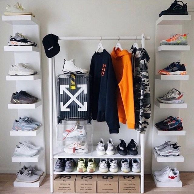 OFF-WHITE Rimowa See Through 36L Case Noir sur le compte Instagram de @minicrep