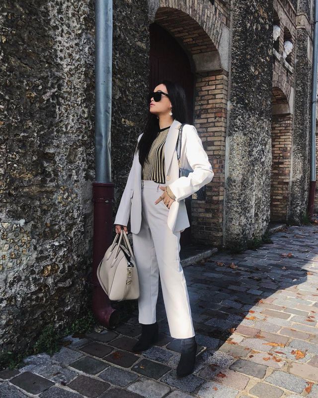 Bag Antigona Givenchy of Knoetzie on the account Instagram of @knoetzie