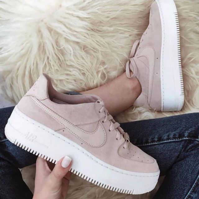 Air Force 1 Wise Low Particle Beige (W) on the account Instagram of @zapasgo