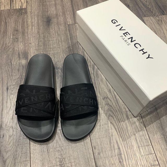 claquette givenchy blanche