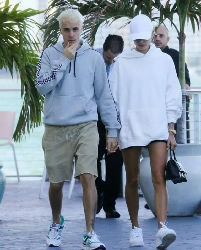 Blanc 997H Sneakers porté par Justin Bieber à Miami le 29 novembre 2019