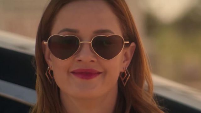 Heart sunglasses of Candace Stone (Ambyr Childers) in YOU (Season 2)