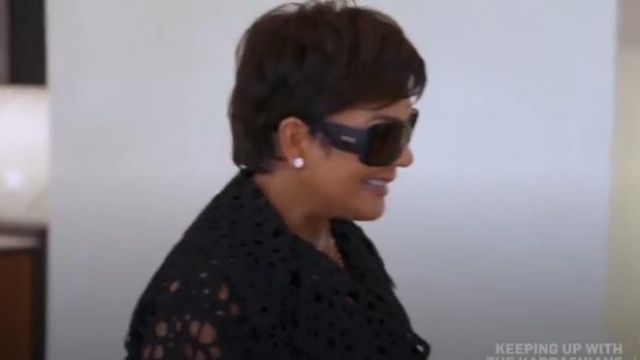 Dior Black So Light Sunglasses worn by Kris Jenner in L'incroyable Famille Kardashian Season 17 Episode 12