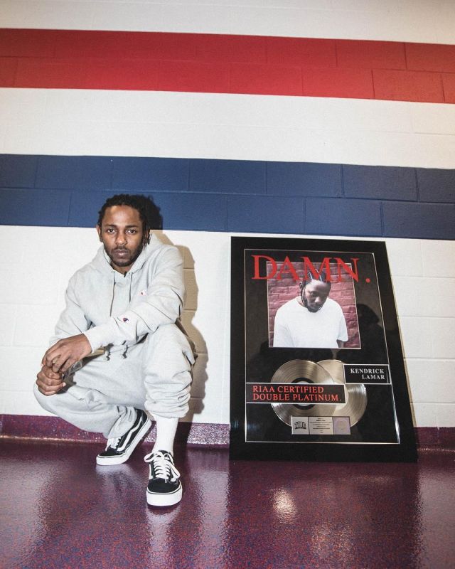 Vans Old Skool (Noir/blanc) de Kendrick Lamar sur le compte Instagram de @kendricklamar