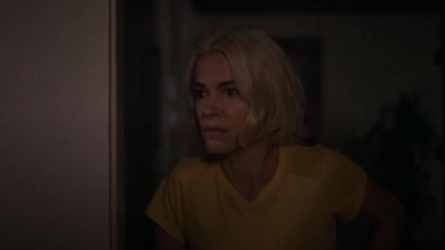 James Perse Jaune Pure Slub Tee porté par Alice Pieszecki (Leisha Hailey) dans The L Word: Génération Q Saison 1 Épisode 2
