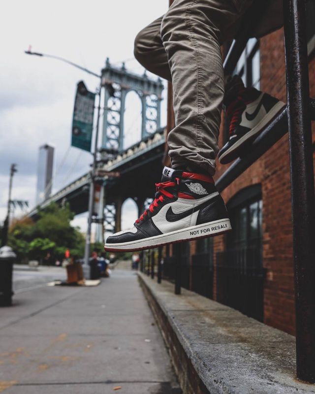 Jordan 1 Retro High "Not for Resale" Varsity Red sur le compte Instagram de @tonton_gibs