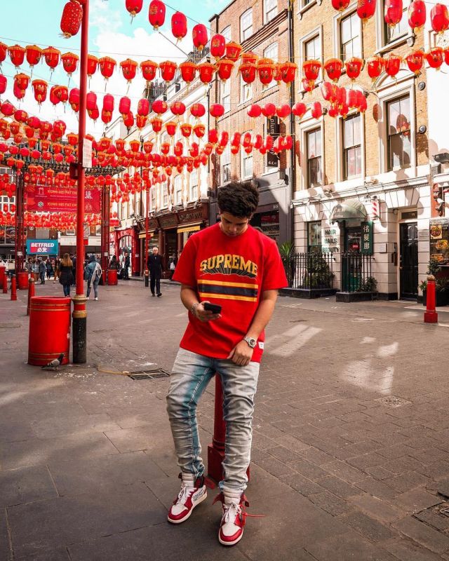 Supreme Cloud Arch Tee in Red on the account Instagram of @aripetrou