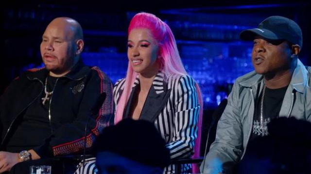 Blazer a rayas blancas y negras (Cardi B) en Rhythm + Flow (S01E01)