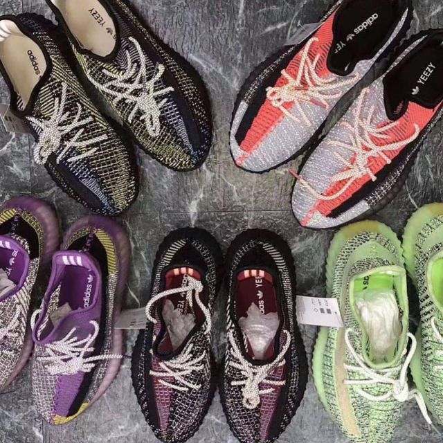 Adidas Yeezy Boost 350 V2 Yecheil (réfléchissante) sur le compte Instagram de @yeezymaker350ss